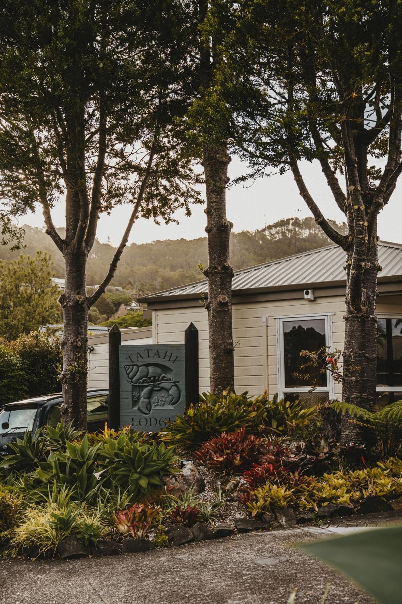 האהי Tatahi Lodge Beach Resort מראה חיצוני תמונה